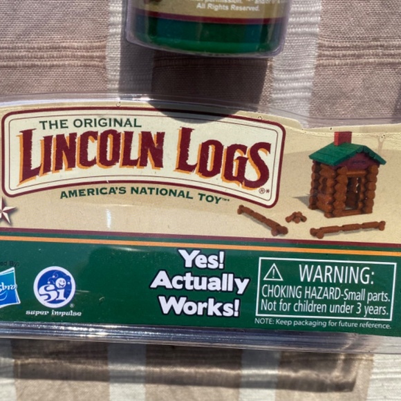 World’s Smallest Lincoln Logs Mini Toy - Picture 6 of 6